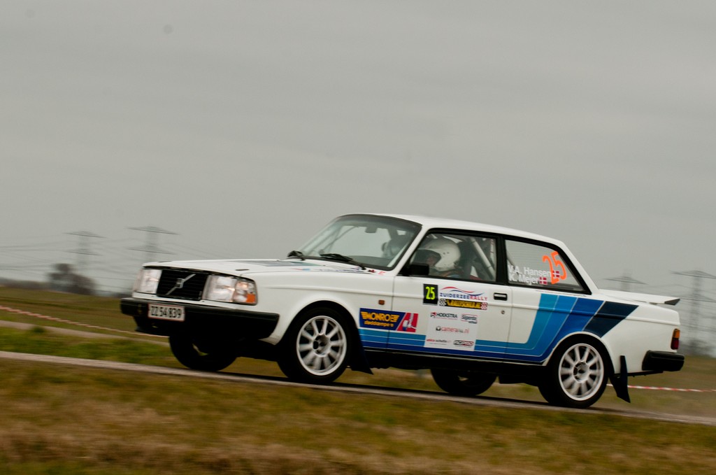 Kurt Mejer og Vagn Aage Hansen i Zuiderzee Rally 2016
(Foto: rallypics.dk)